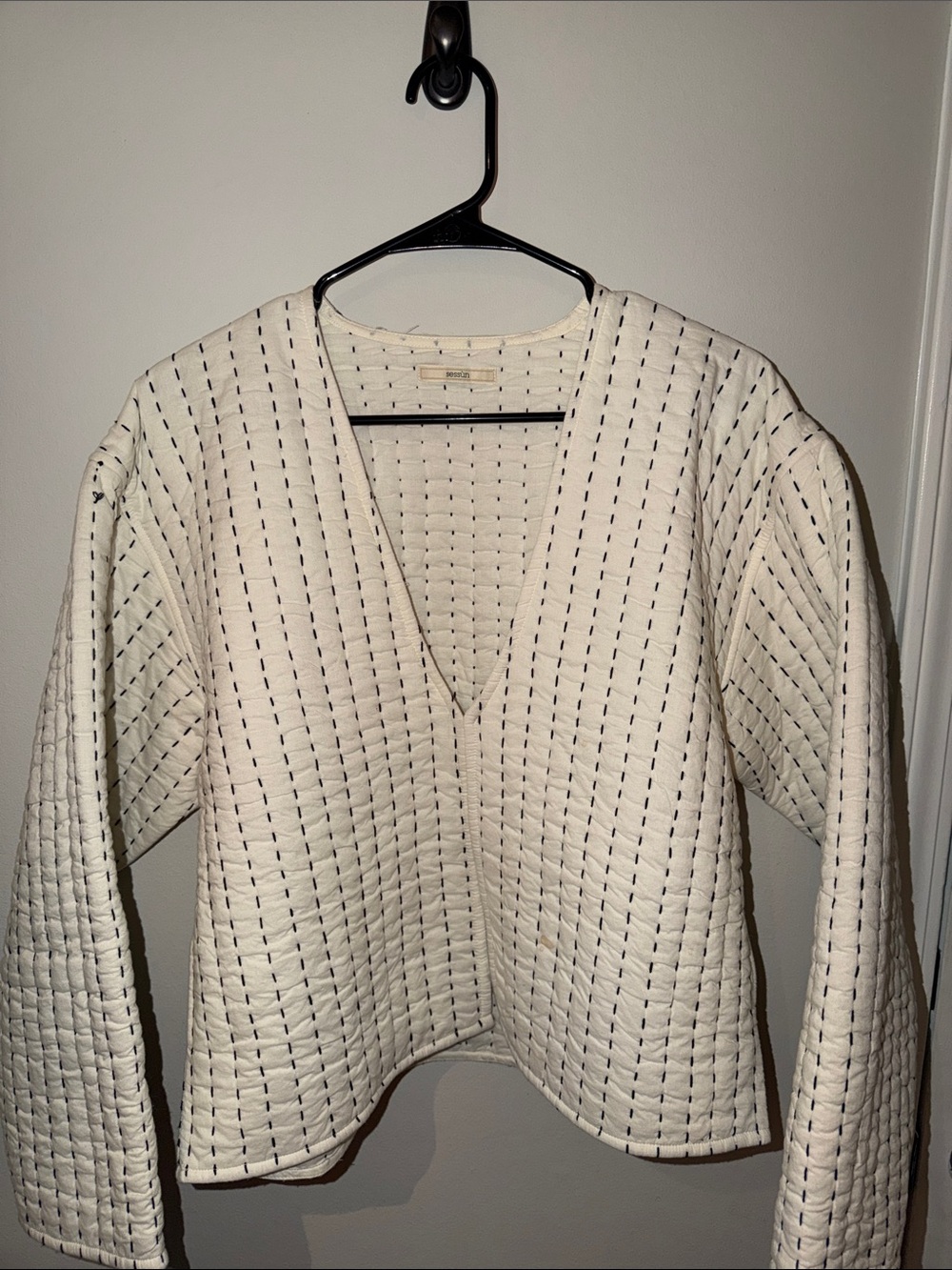 Sessùn Cream Quilted V-Neck Sweater with Black Stitching